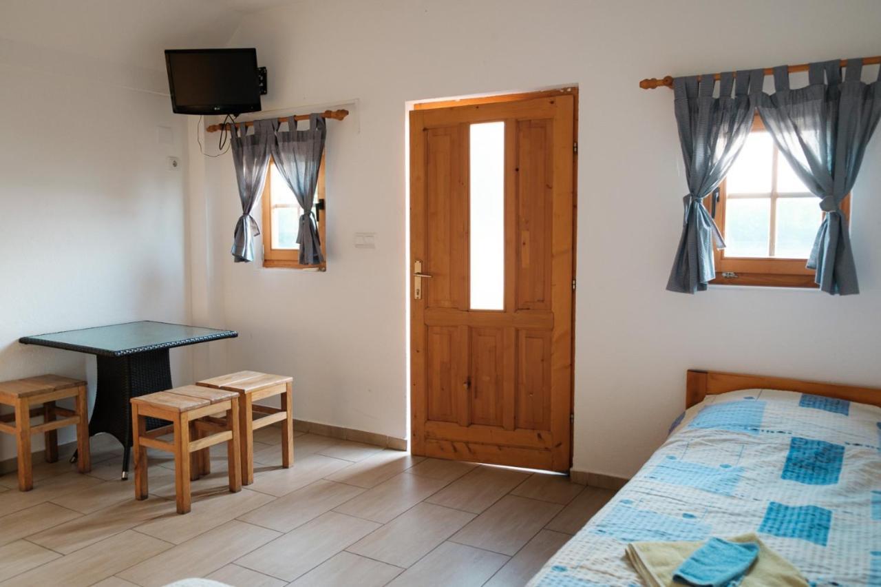 Laguna Club Lake Resort Donji Zabar Екстер'єр фото